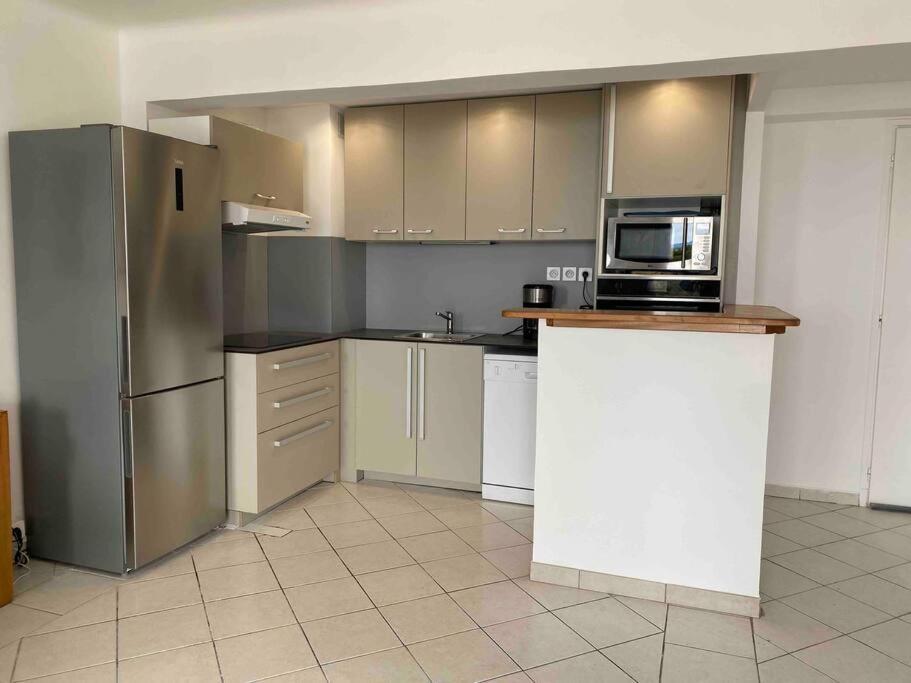 T3 Sur La Plage Vue Feerique Mer,Wifi, Parking Inclus , Clim La Ciotat Zewnętrze zdjęcie